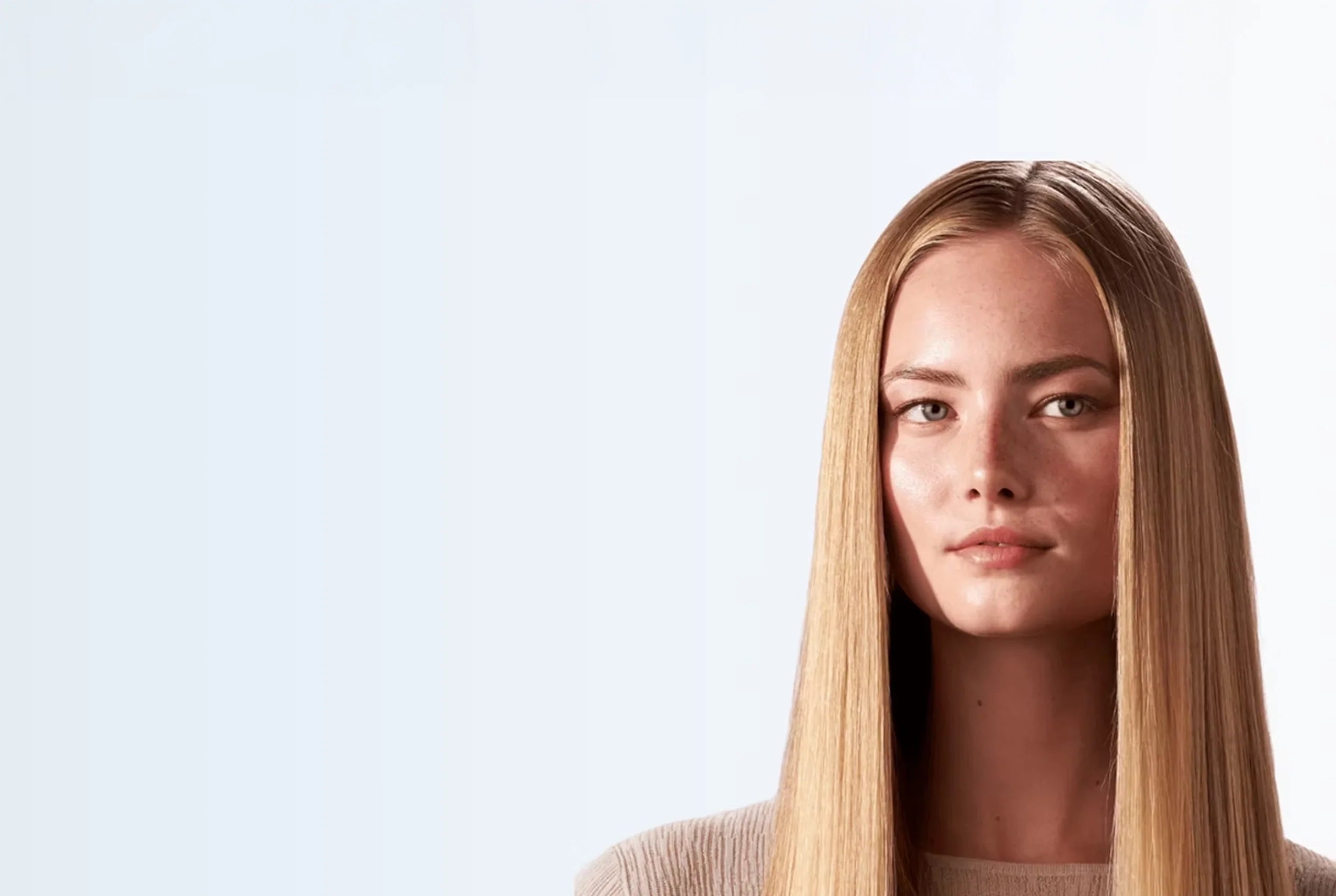Hoofdafbeelding van de Ultra Care haarverzorgingslijn met modellen met gezond